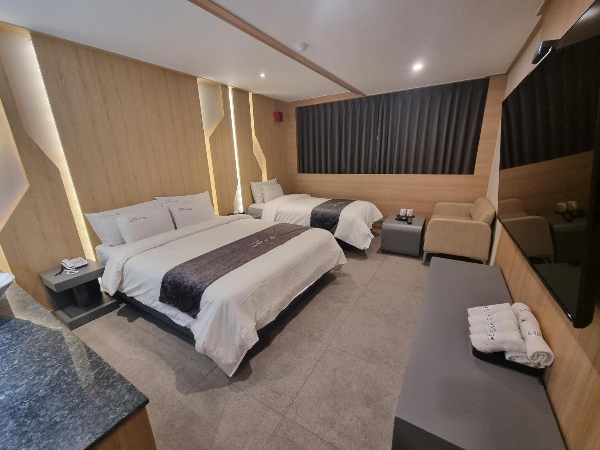 Yeoubi Hotel Чинджу Экстерьер фото