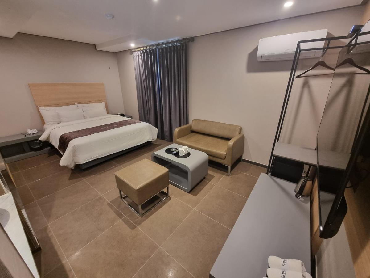 Yeoubi Hotel Чинджу Экстерьер фото